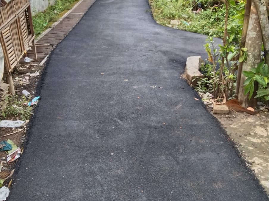 Pengaspalan Jalan Desa RT 05 – RT 06 Desa Gondang Tahap 100%