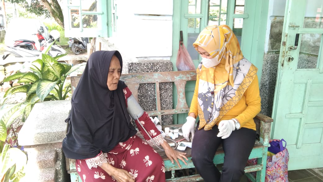 Posbindu Lansia RT 04 dan RT 05 Desa Gondang